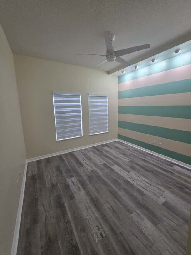 Building Photo - Beautiful house!  4/2 SINGLE FAMILY HOME