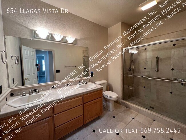 Building Photo - 654 Llagas Vista Dr