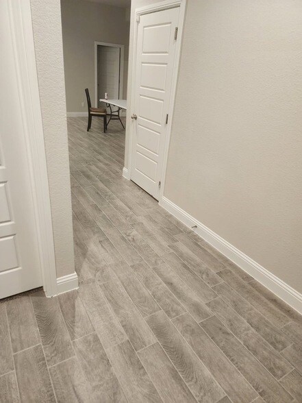 Building Photo - 1600 Razorbill Rd