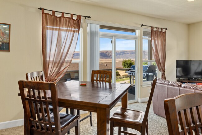Building Photo - 23251 Sunserra Loop NW