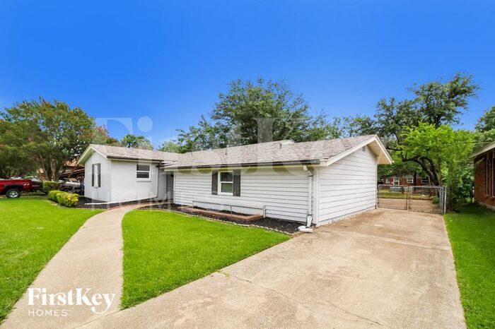 Building Photo - 3510 Princeton Dr
