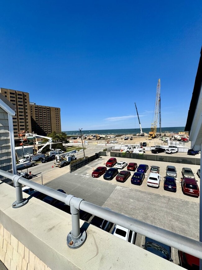 Building Photo - LYNNHAVEN SHORES - Starfish Condo