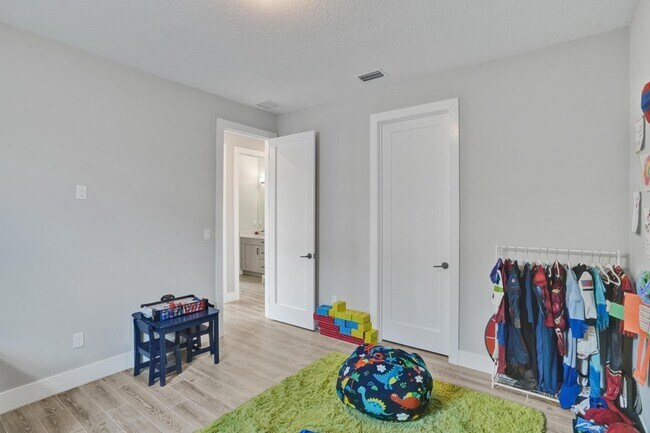 Building Photo - 2622 NW 87th Ter