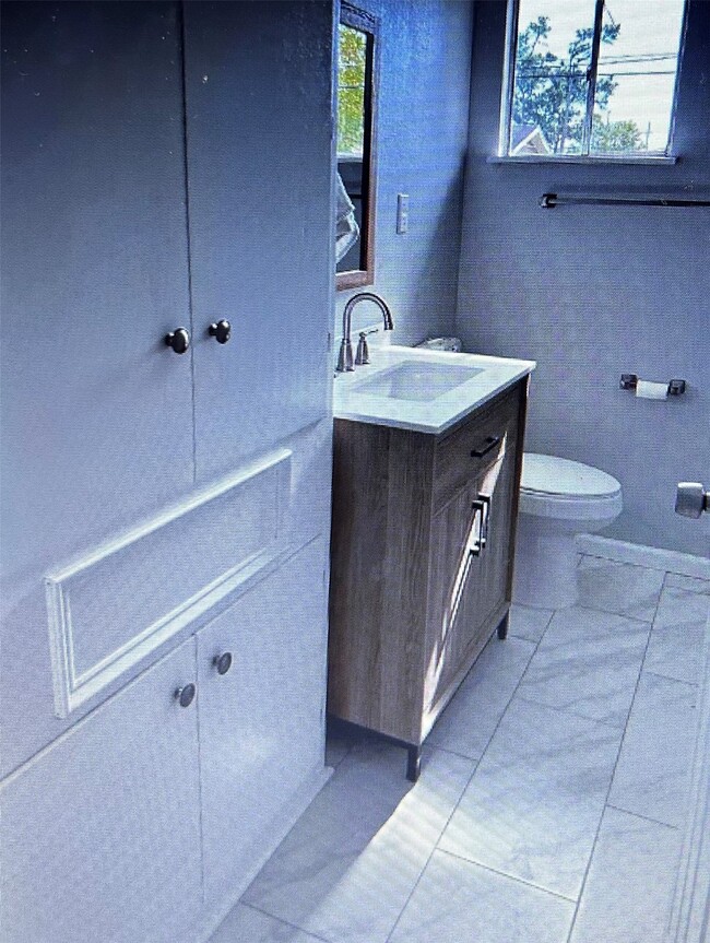 Building Photo - 3615 Edgemont Dr