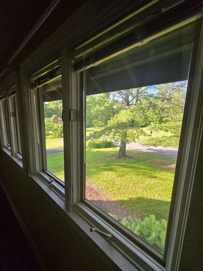 Building Photo - Spacious 3-Bedroom Condo in Gated Community – Modern Comfort & Convenience!