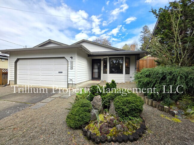 Building Photo - 110 SE 65th Ave