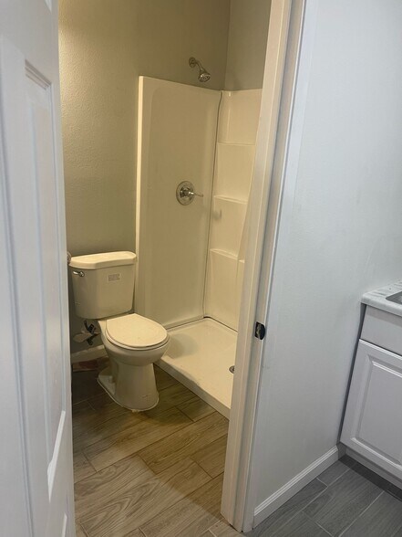 Building Photo - 230 Dalewood Ave