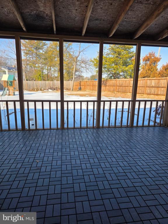 Building Photo - 6212 Thomas Dr