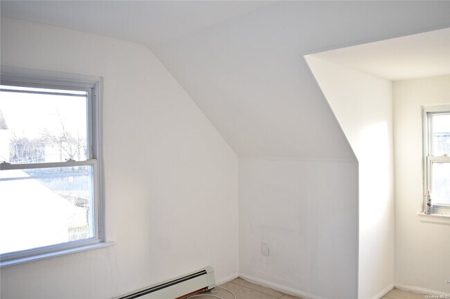 Building Photo - 103 Bethpage Rd