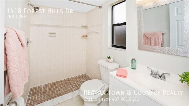 Building Photo - 1418 Forest Hills Dr