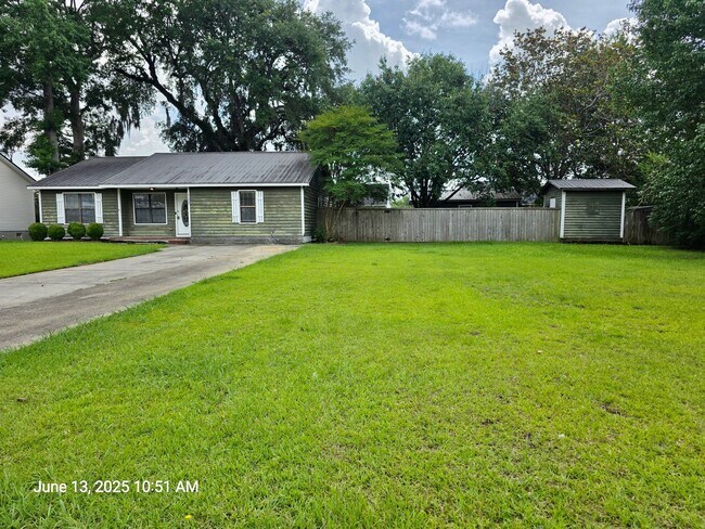 Building Photo - Charming 3 bedroom on a huge lot - Boulder...