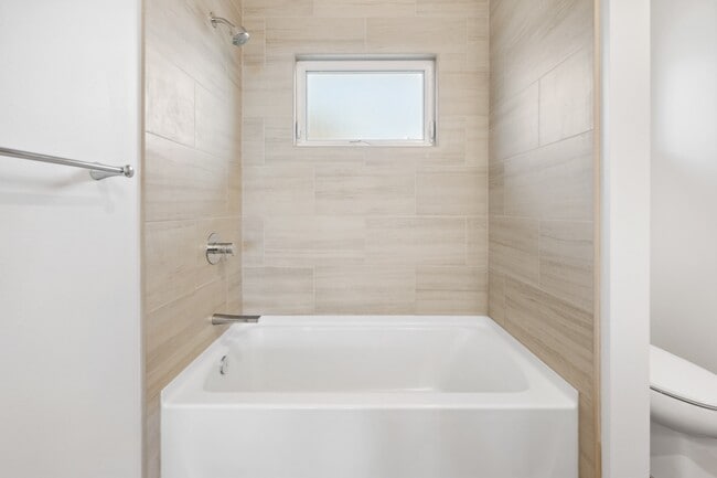 Building Photo - 18 Ohana St