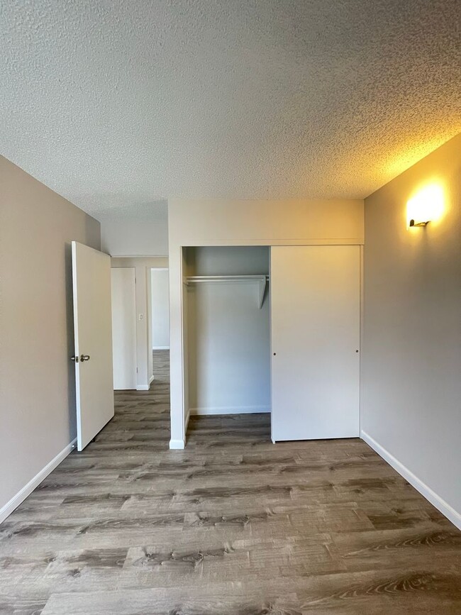 Building Photo - 282 Lunalilo Home Rd