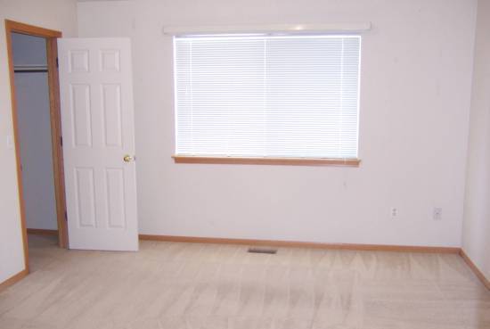 Building Photo - 421 Radiant Dr