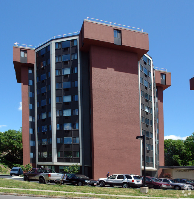 Building Photo - Ross Towers