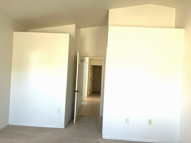 Building Photo - 4539 Redwood St