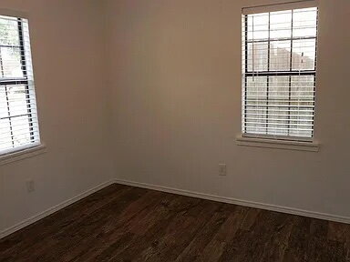 Building Photo - Cute 2/1.5 with All Appliances!