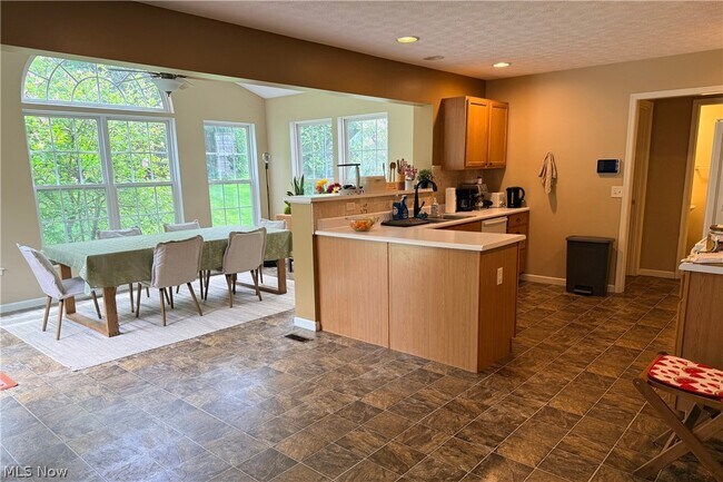 Building Photo - 167 Creekledge Ln