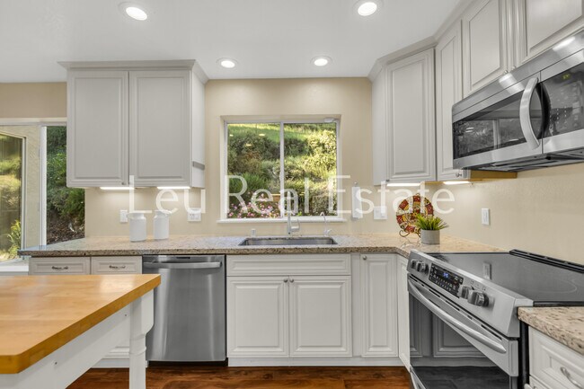 Building Photo - 6811 Beaver Pond Rd