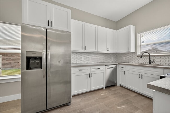 Building Photo - 8005 Sexton St