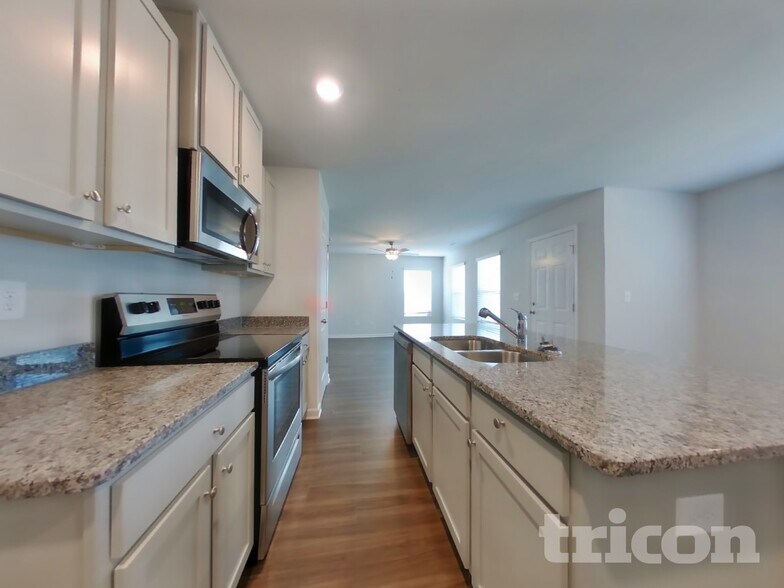 Building Photo - 561 Fairview Oak Pl