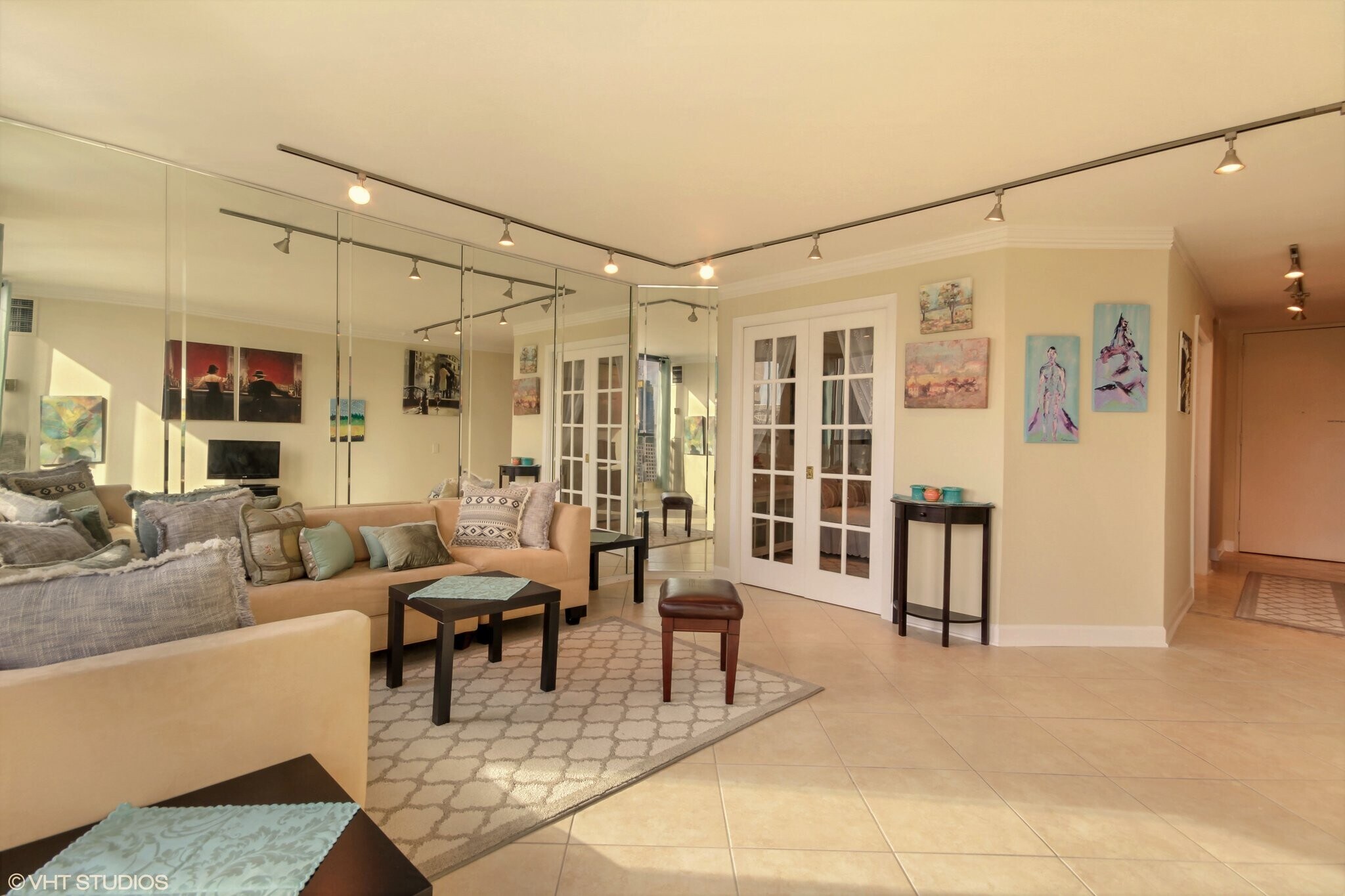 Building Photo - 1030 N State St