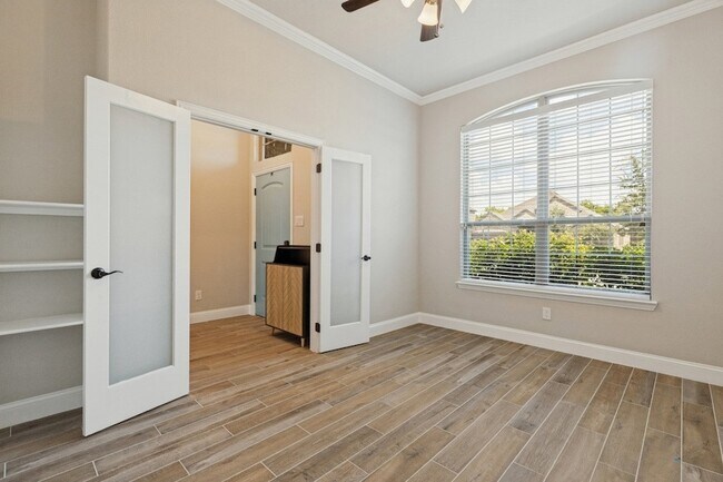 Building Photo - 4005 Gray Wolf Dr