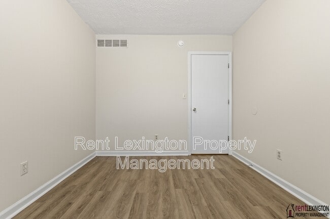 Building Photo - 208 Grayson Ct