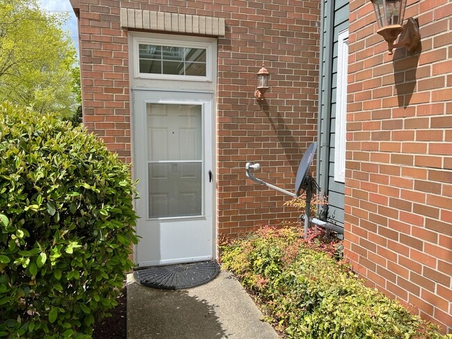 Building Photo - 2 Bed / 2.5 Bath Issaquah Highlands Townho...
