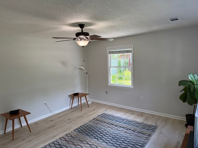 Building Photo - 4451 Donwood Dr