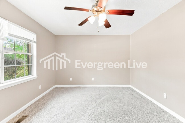 Building Photo - 1737 Molly Dr