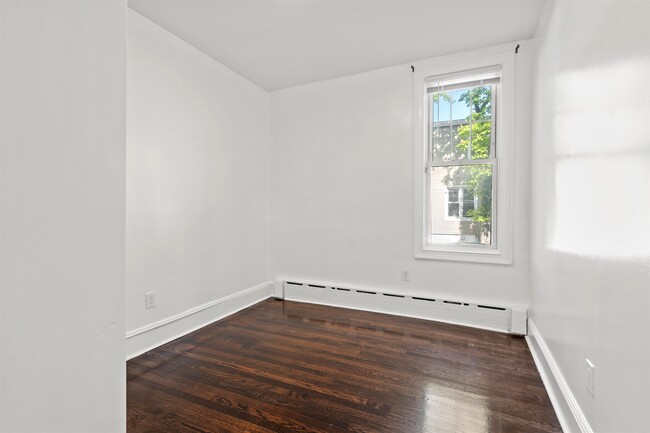 Building Photo - 56 Highwood Terrace