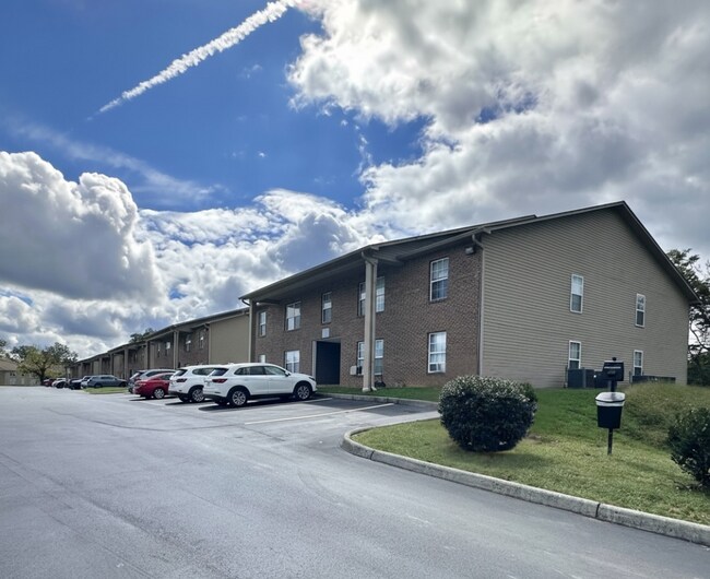 Building Photo - 3 Bedroom apartment in Maryville, TN!