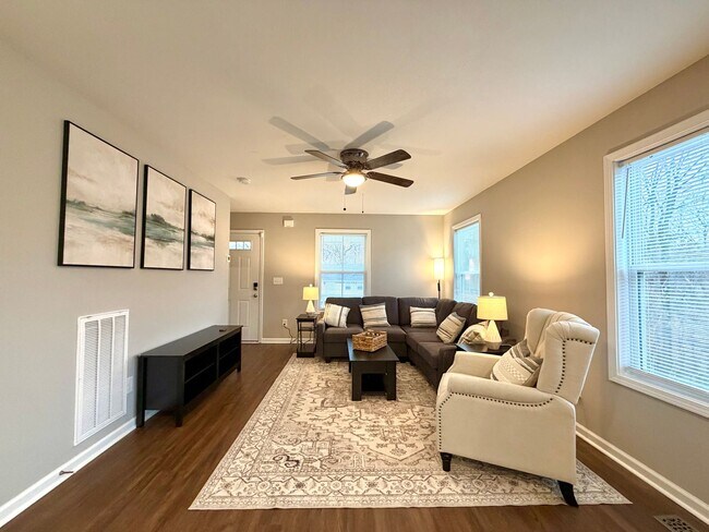 Building Photo - 925 Woody Hills Dr - Furnished Rental