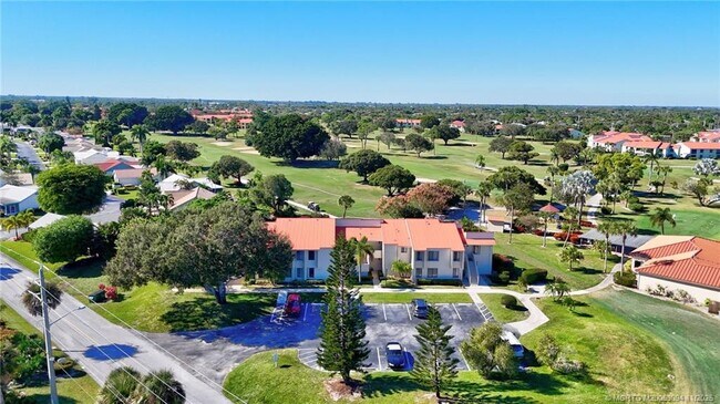 Building Photo - 5111 SE Miles Grant Rd