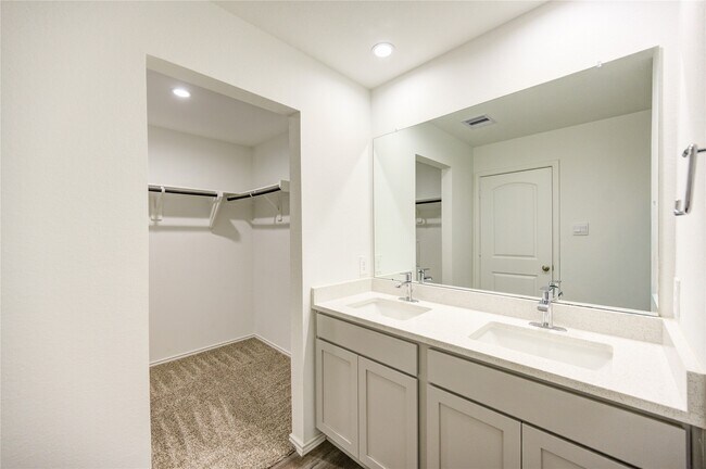 Building Photo - 5406 Castlebury Meadows Dr