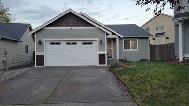 Building Photo - Amazing 3 br 2 bath ONE LEVEL home on fully fenced large lot on cul de sac!