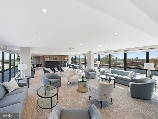 Building Photo - 4390 Lorcom Ln