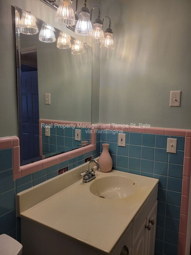 Building Photo - 2106 N Overbrook Ave