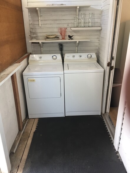 Laundry - 104 N Guadalupe Ave