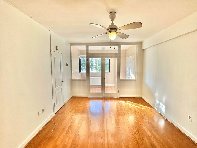 Building Photo - NEW LOWER PRICE! Spectacular Scott Circle Solarium Studio Dupont-Logan