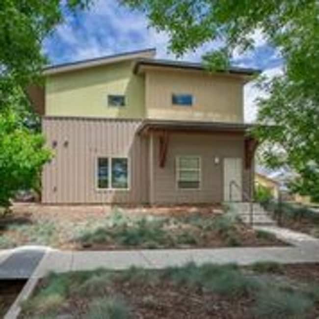 Building Photo - 712 W Laurel St