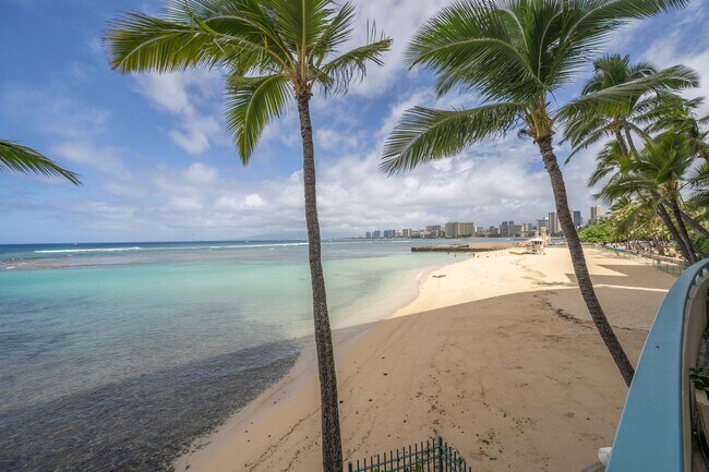 Building Photo - Oceanfront Kaimana Beach Studio at Sans Souci