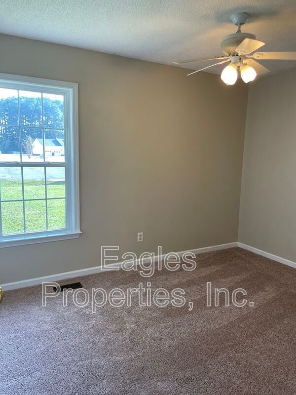 Building Photo - 104 Jordan Bluff Pl
