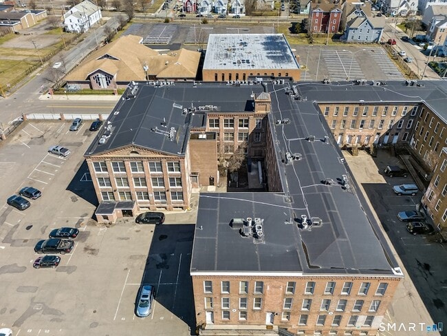 Building Photo - 325 Lafayette St