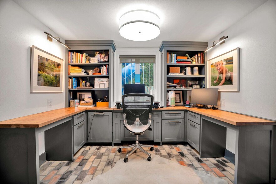 Building Photo - 802 N Park Ave