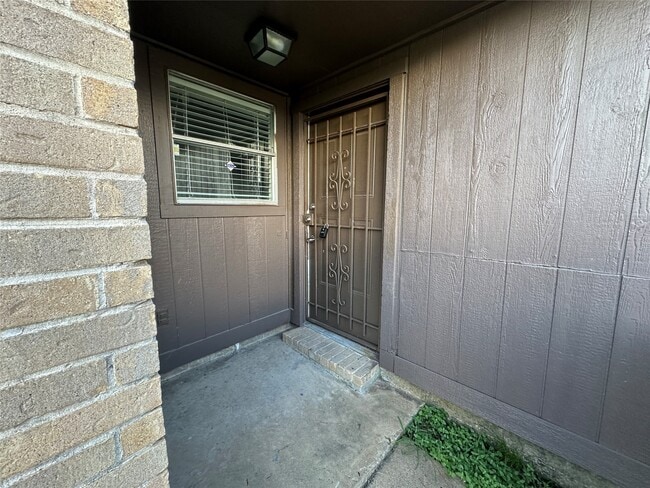 Building Photo - 5434 Parkridge Dr