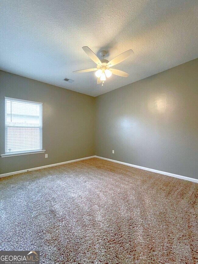 Building Photo - 114 Gary Cir