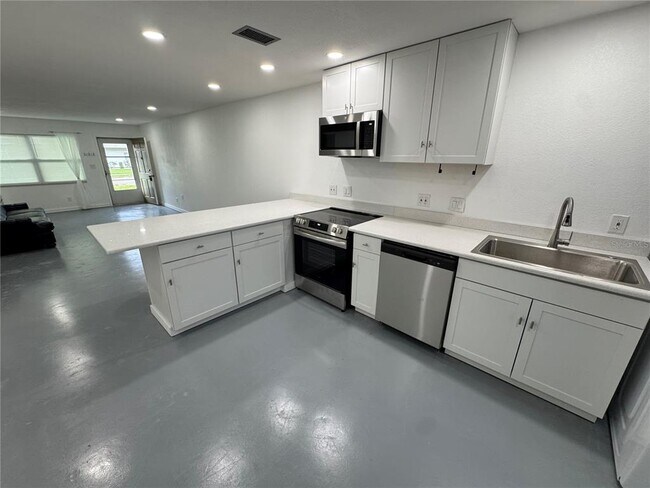 Building Photo - 5720 13th Ave N