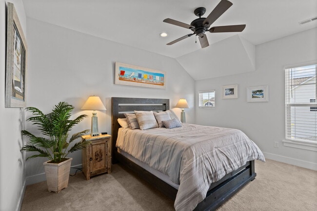 Building Photo - 105 Farmridge Wy